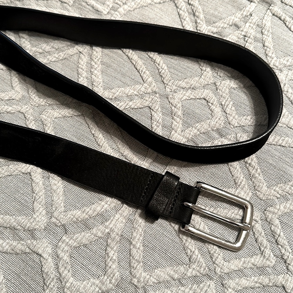 Club Monaco size 36 (XS-S) black leather belt with silver buckle